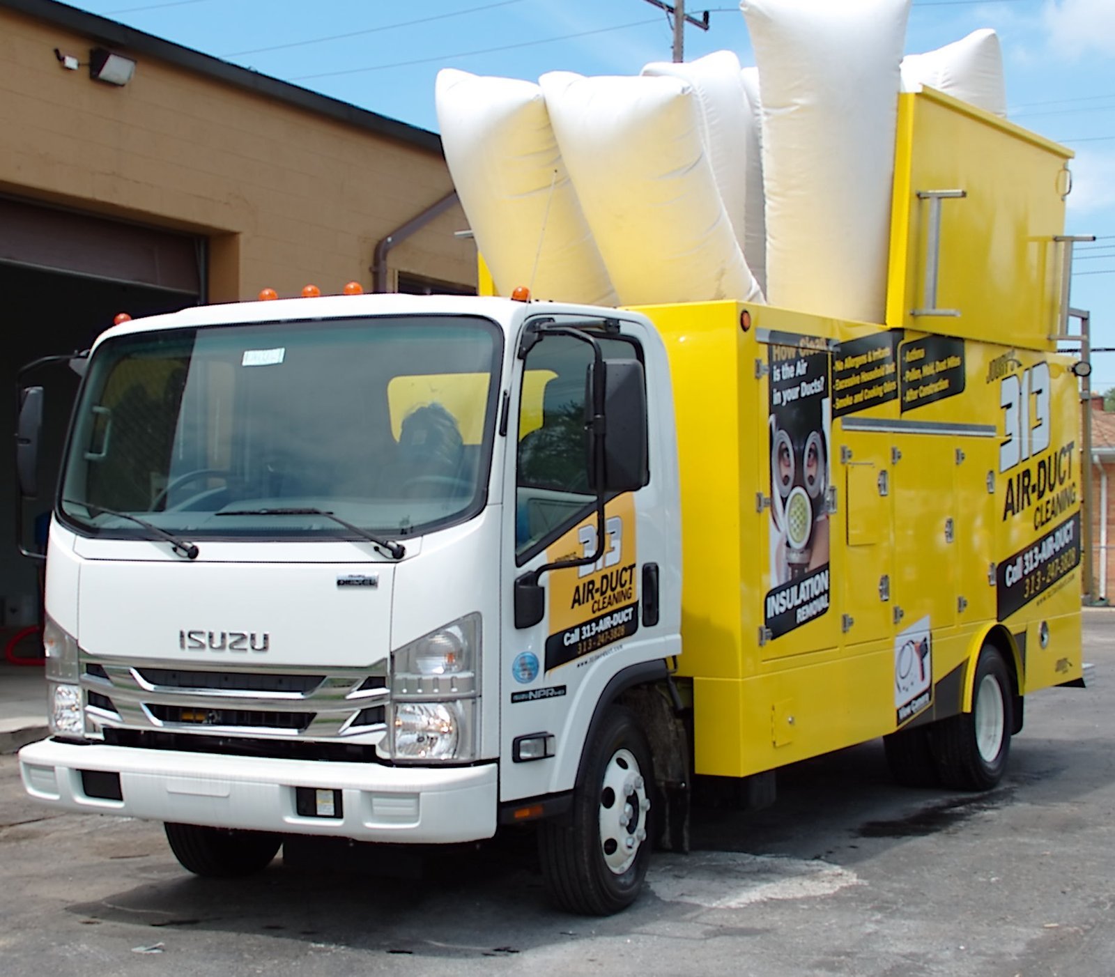 Jouny Services insulation service vehicle