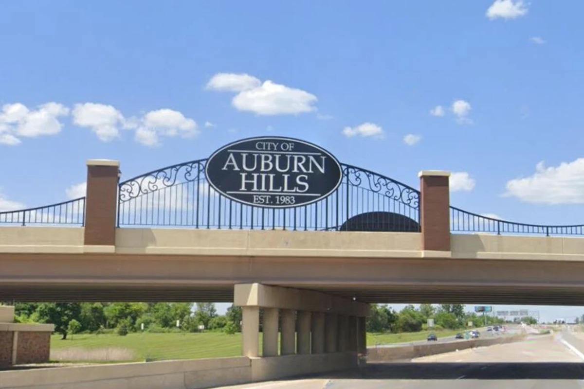 Auburn Hills, Michigan city sign